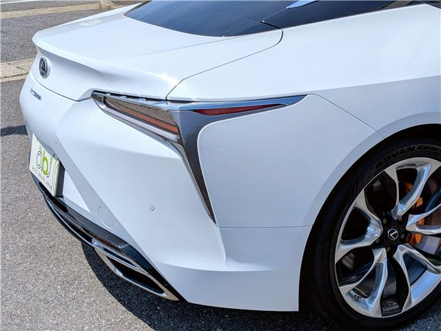 2017 Lexus LC thumbnail 16