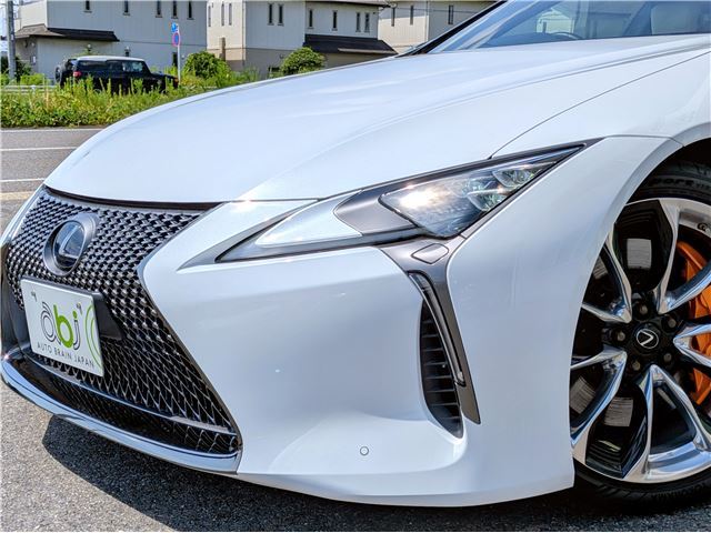 2017 Lexus LC thumbnail 24
