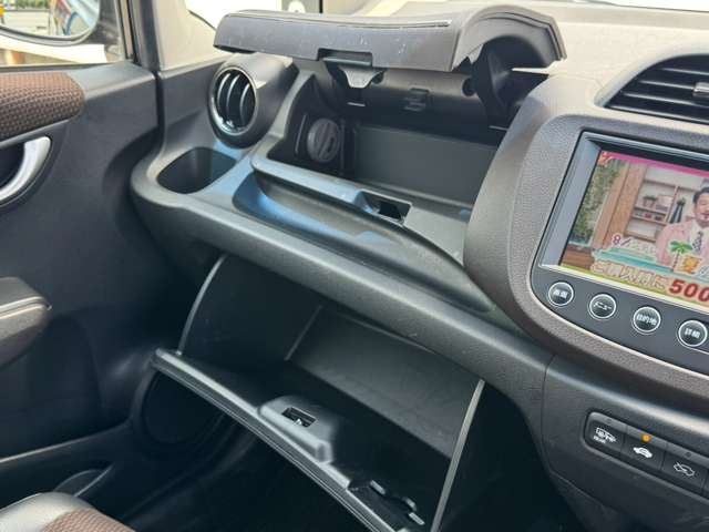 صورة مصغرة 27 لـ 2011 Honda FIT SHUTTLE HYBRID