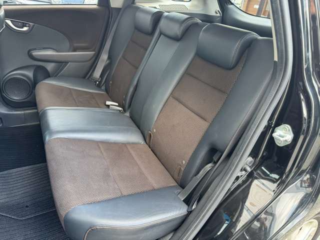 2011 Honda FIT SHUTTLE HYBRID — фото 10