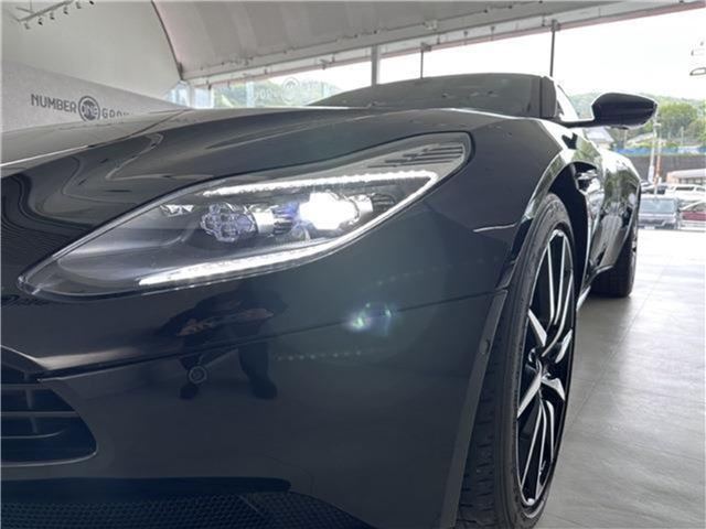 صورة 2 لـ 2017 Aston Martin DB11