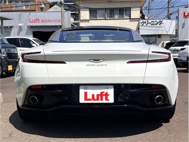 صورة 5 لـ 2017 Aston Martin DB11