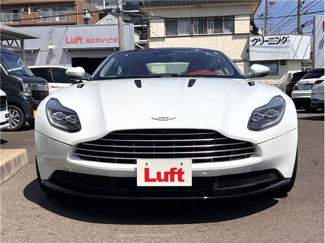 صورة 4 لـ 2017 Aston Martin DB11