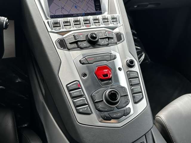 صورة مصغرة 16 لـ 2012 Lamborghini AVENTADOR