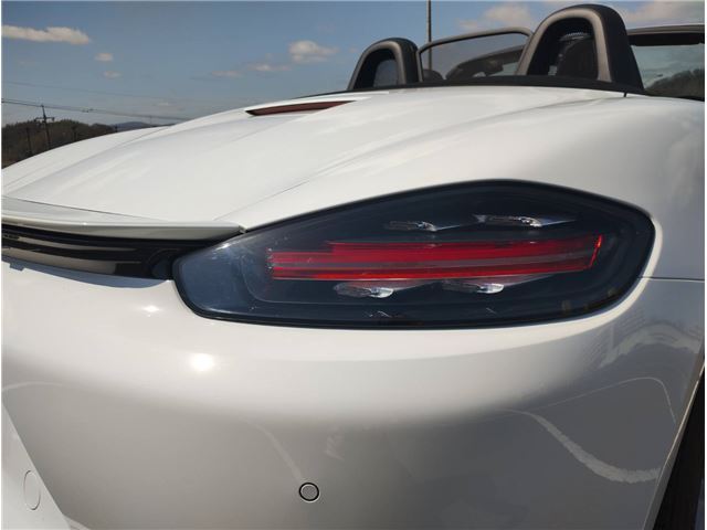 2016 Porsche 718 BOXSTER thumbnail 33