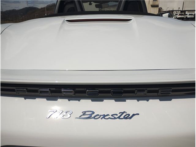 2016 Porsche 718 BOXSTER thumbnail 37