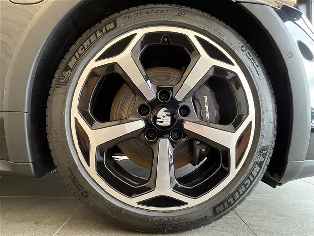 صورة مصغرة 14 لـ 2025 Porsche TAYCAN CROSS TURISMO