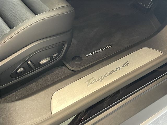 صورة مصغرة 23 لـ 2025 Porsche TAYCAN CROSS TURISMO