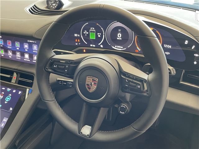 صورة مصغرة 32 لـ 2025 Porsche TAYCAN CROSS TURISMO