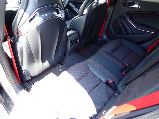 صورة مصغرة 36 لـ 2015 Mercedes-BENZ GLA-CLASS AMG