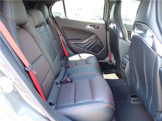 صورة مصغرة 39 لـ 2015 Mercedes-BENZ GLA-CLASS AMG