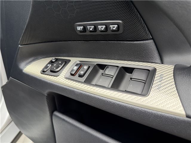 2010 Lexus IS F — миниатюра 11