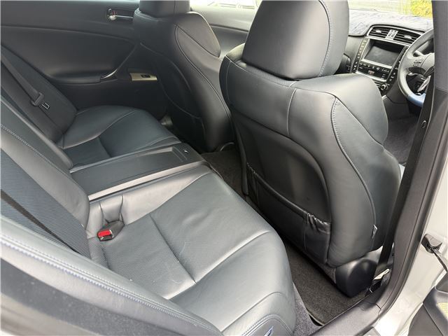 2010 Lexus IS F — миниатюра 16