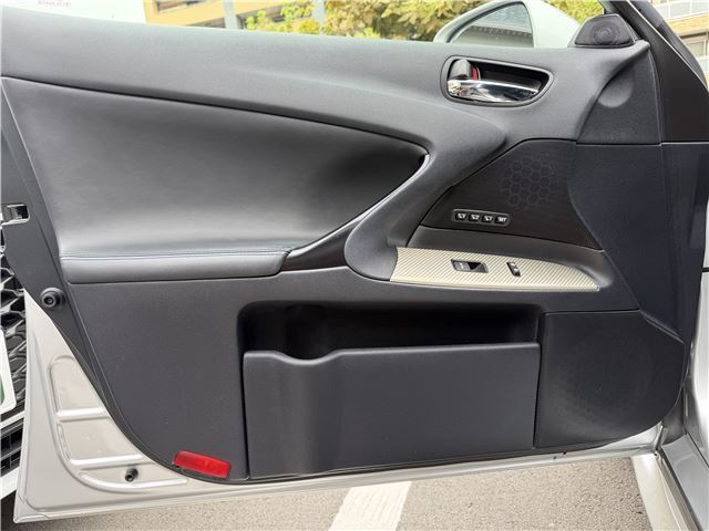 2010 Lexus IS F — миниатюра 18