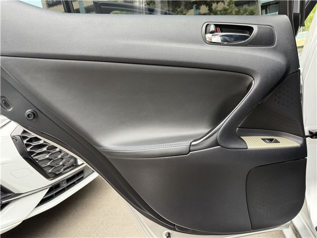 2010 Lexus IS F — миниатюра 19
