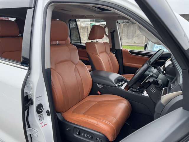 صورة 10 لـ 2016 Lexus LX