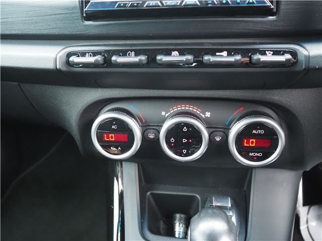 2012 ALFA Romeo GIULIETTA 缩略图 23