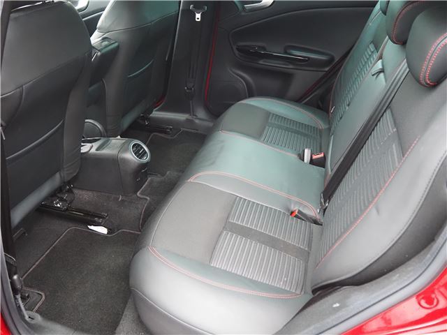 2012 ALFA Romeo GIULIETTA 缩略图 33