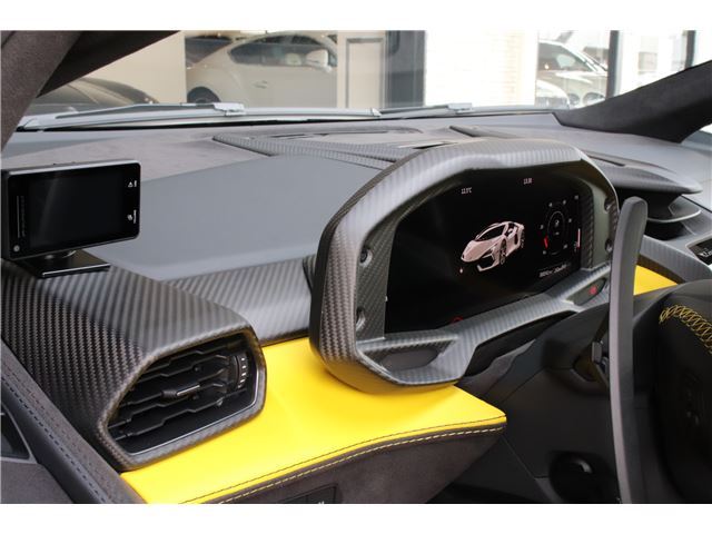 2024 Lamborghini REVUELTO — миниатюра 16