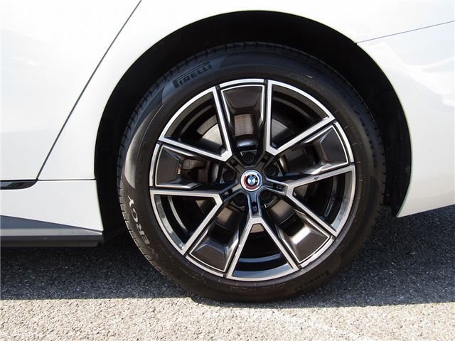 2022 BMW I4 — миниатюра 32