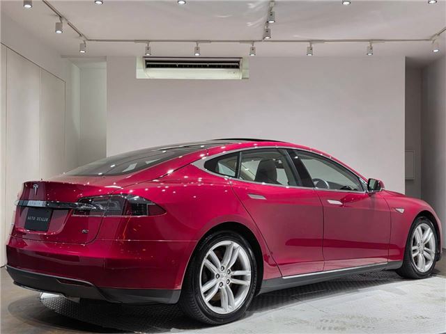 2015 Tesla MODEL S photo 3