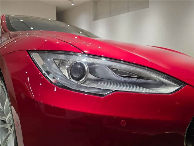 2015 Tesla MODEL S — миниатюра 11