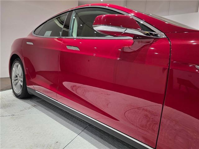2015 Tesla MODEL S — миниатюра 19