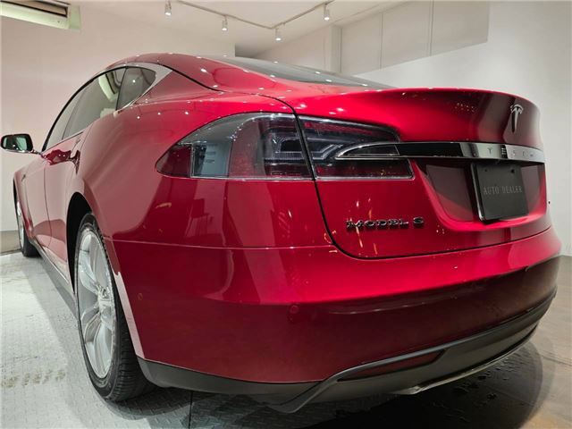 2015 Tesla MODEL S — миниатюра 23