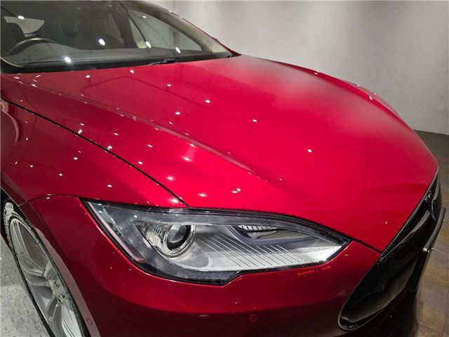2015 Tesla MODEL S photo 10
