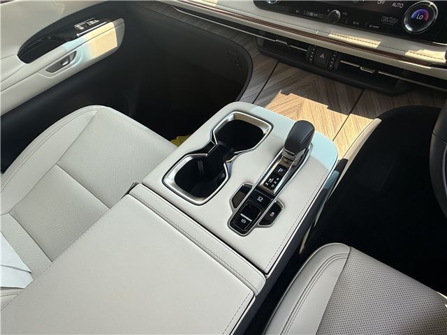 2025 Lexus LM thumbnail 49