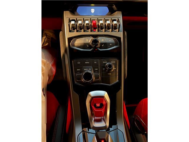 صورة 10 لـ 2017 Lamborghini HURACAN