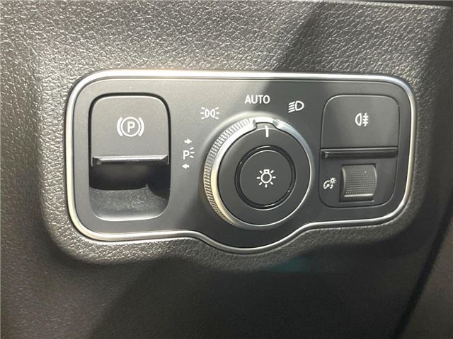 2020 Mercedes-BENZ GLB 缩略图 28
