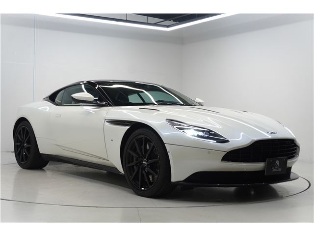 صورة 3 لـ 2017 Aston Martin DB11