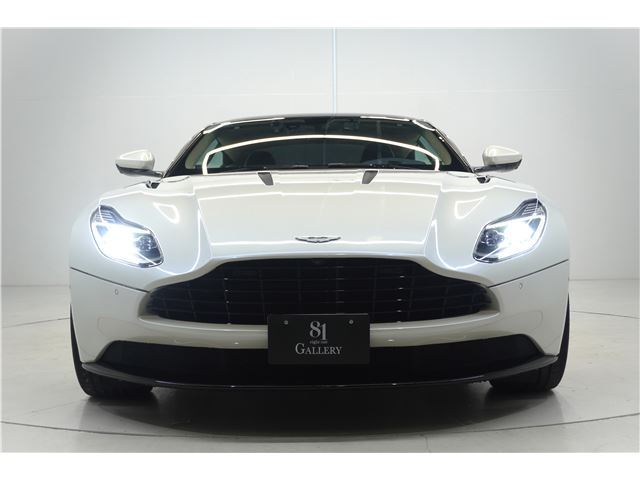 صورة 2 لـ 2017 Aston Martin DB11