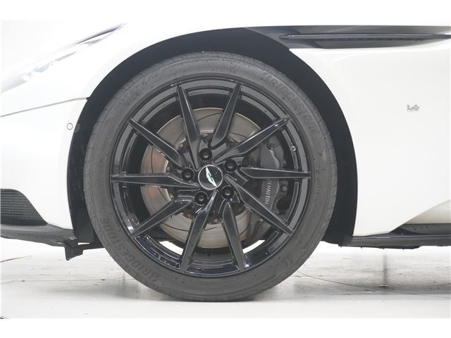 صورة مصغرة 11 لـ 2017 Aston Martin DB11
