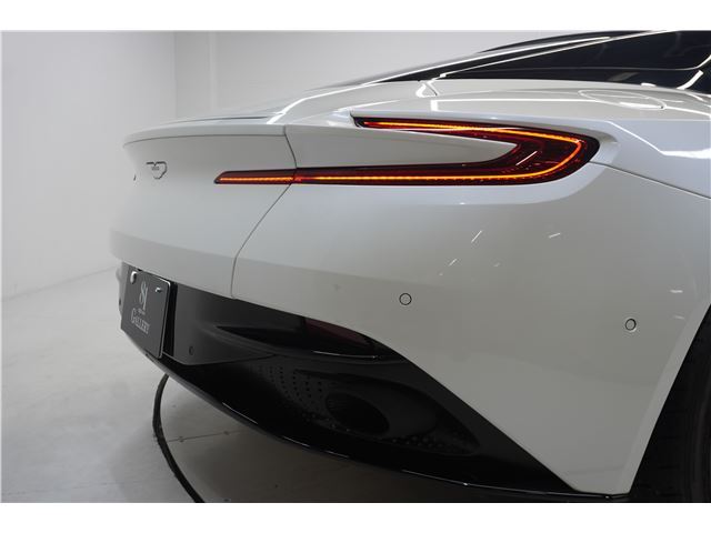 صورة مصغرة 35 لـ 2017 Aston Martin DB11