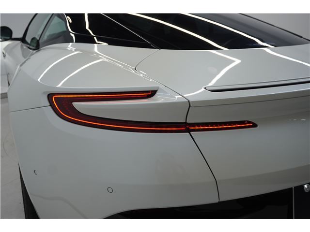 صورة مصغرة 42 لـ 2017 Aston Martin DB11