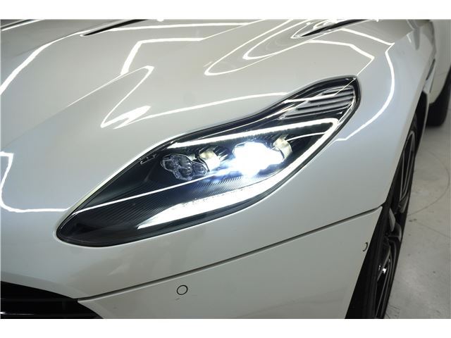 صورة مصغرة 43 لـ 2017 Aston Martin DB11
