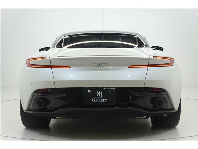 صورة 7 لـ 2017 Aston Martin DB11