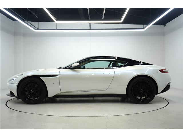 صورة 4 لـ 2017 Aston Martin DB11