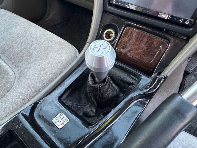 1998 Nissan LAUREL — миниатюра 14