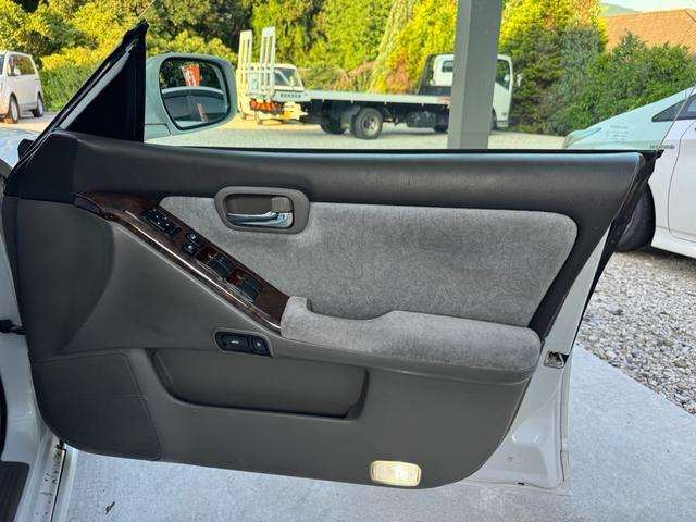1998 Nissan LAUREL — миниатюра 11