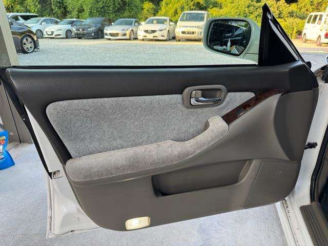 1998 Nissan LAUREL — миниатюра 17