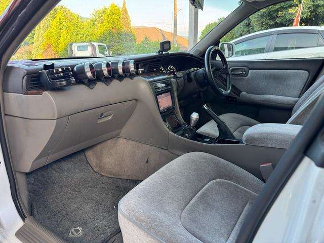 1998 Nissan LAUREL — миниатюра 28