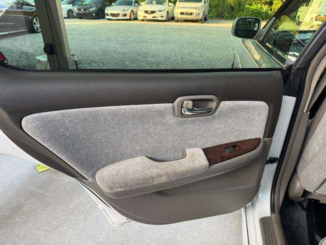 1998 Nissan LAUREL — миниатюра 30