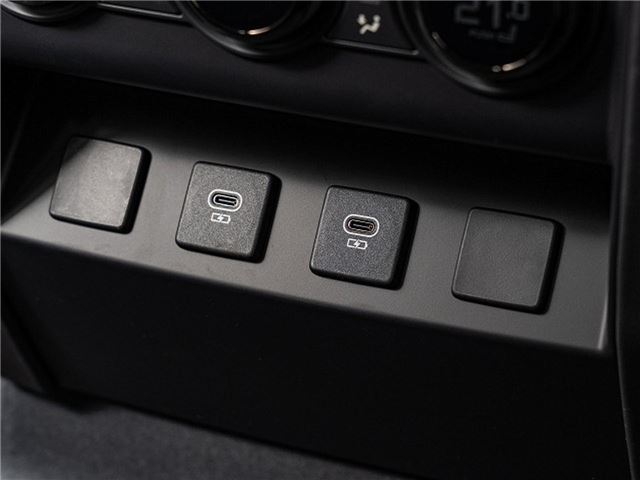 صورة مصغرة 25 لـ 2025 LAND Rover DEFENDER