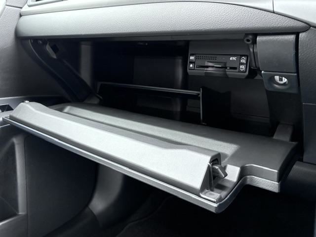 2011 Lexus CT — миниатюра 39