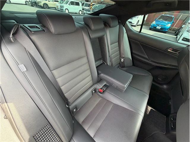صورة مصغرة 13 لـ 2022 Lexus IS