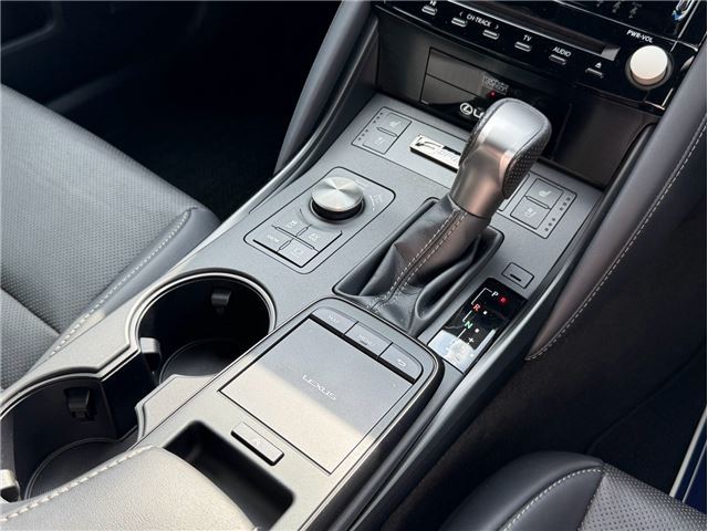 صورة مصغرة 19 لـ 2022 Lexus IS