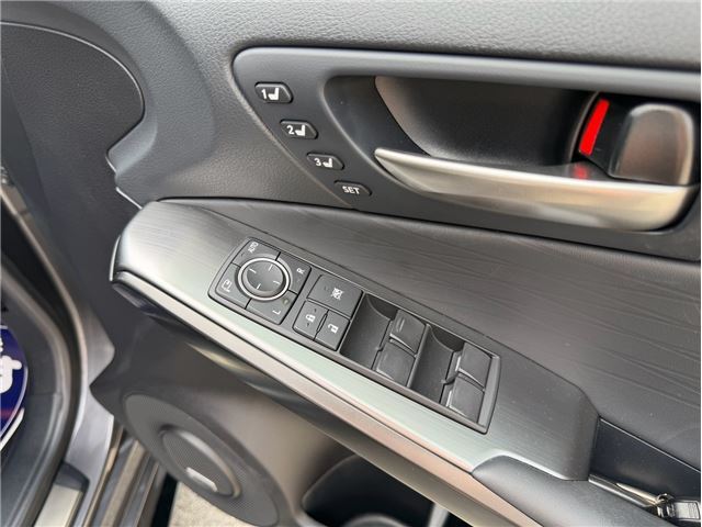 صورة مصغرة 28 لـ 2022 Lexus IS